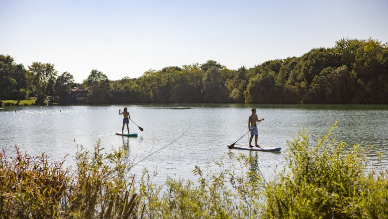 Stand-Up-Paddling at the Lake, © Schwarz König 